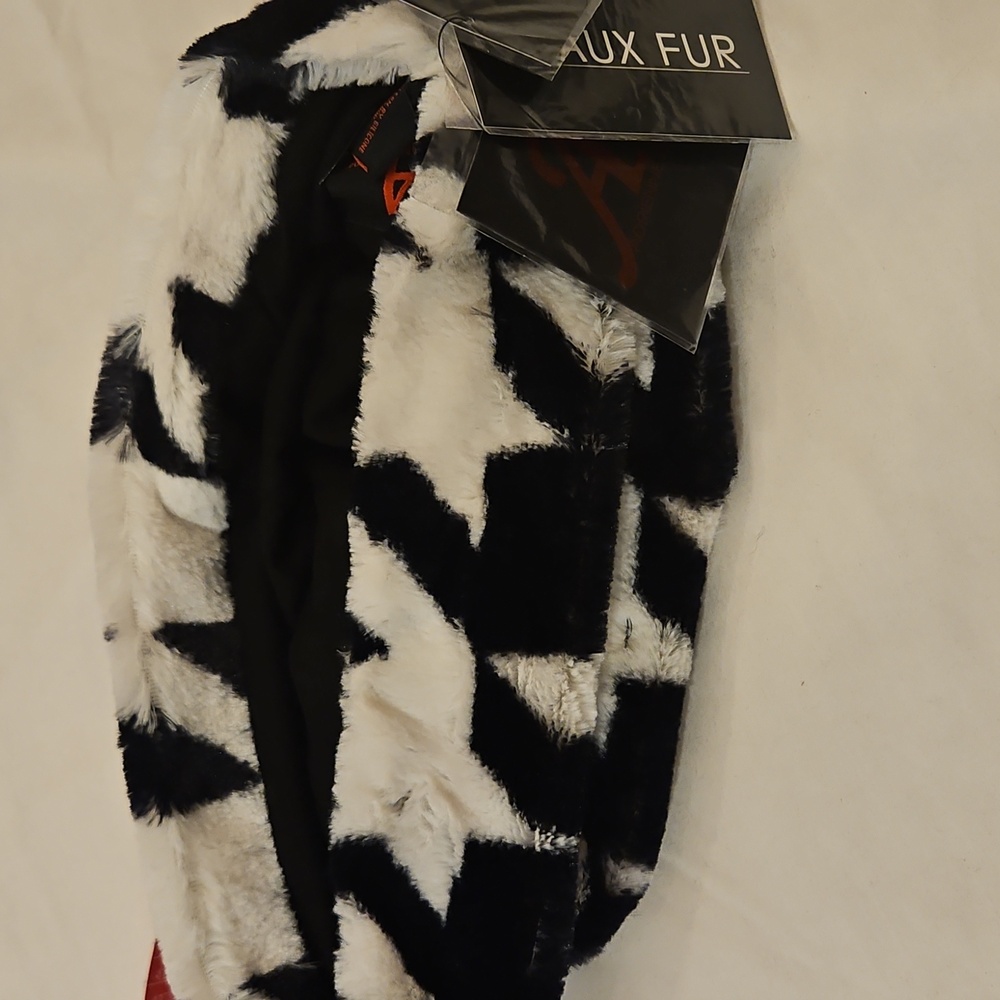 Clothes - Picture 3 of 7